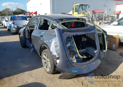 2023 Tesla Model Y Rwd from USA, damaged, VIN 7SAYGDED2PF960954